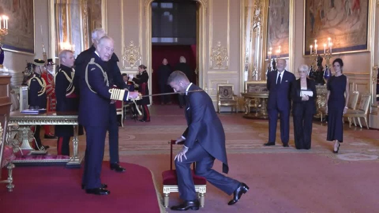 David Beckham diventa 'sir': l'inchino del campione davanti a re Carlo a Windsor