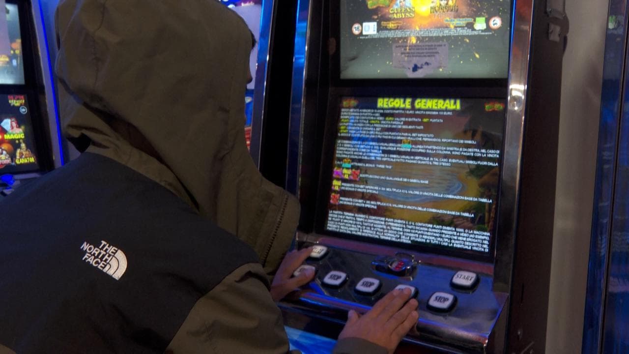 Gioco d'azzardo, il lato oscuro delle scommesse. La storia di Giovanni: "Lo Stato non fa abbastanza"