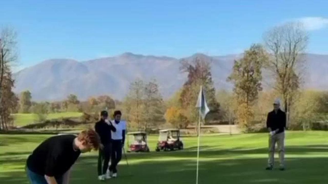 Sinner si rilassa giocando a golf a Torino con il suo team: "Bella giornata"