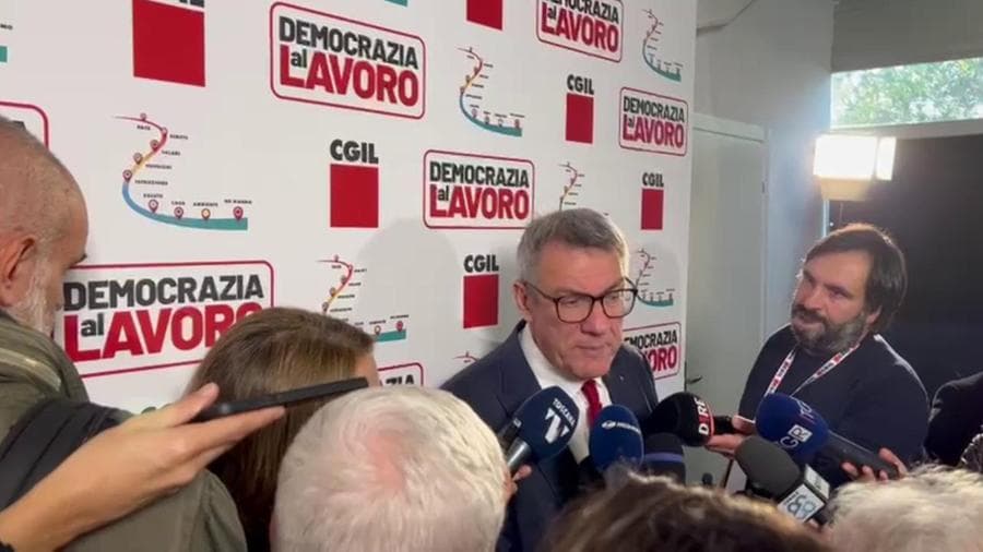 Maurizio Landini sullo sciopero generale il 12 dicembre: "La maggioranza del Paese vuole essere ascoltata"