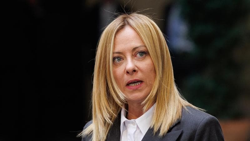 Lo scontro sulla patrimoniale. Meloni: “Mai con la destra”. Schlein: “Hai alzato le tasse”