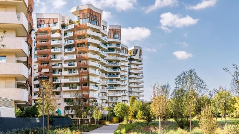 Case green, il prezzo cresce del 44% rispetto a quelle inefficienti. Sul mutuo risparmio del 15%