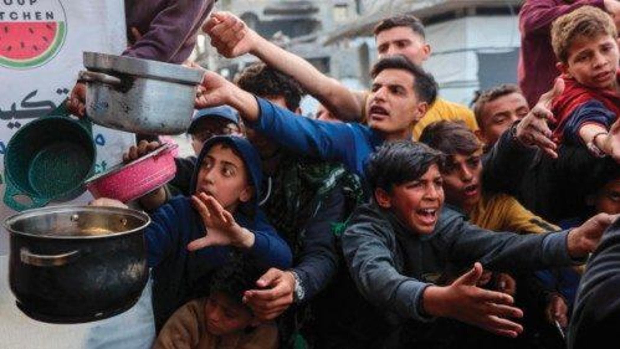 Gazze: “Kocam ve ben çocuklarımızı doyurabilmek için yemek yemiyoruz, yiyecek ve su yok”