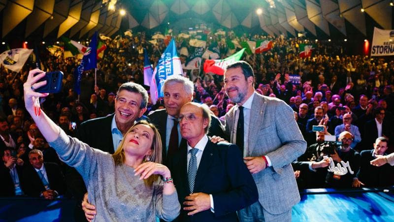 Meloni a Bankitalia e sinistra: “Ma quale manovra per ricchi”. L’offesa di Salvini ai migranti