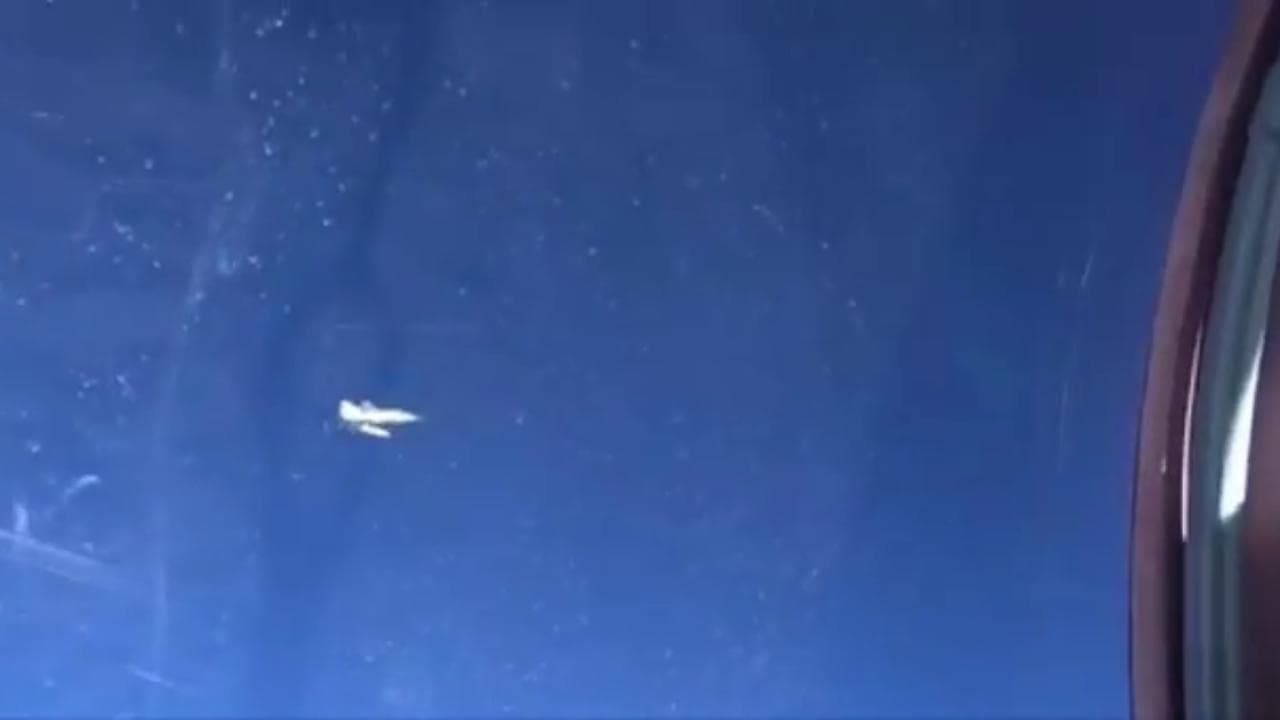 Caccia russi bombardano base ucraina di F-16 a Brovary: il video del raid