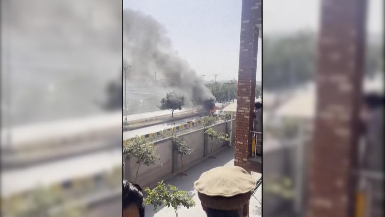 Pakistan: attentato suicida a Islamabad, la colonna di fumo davanti al tribunale distrettuale