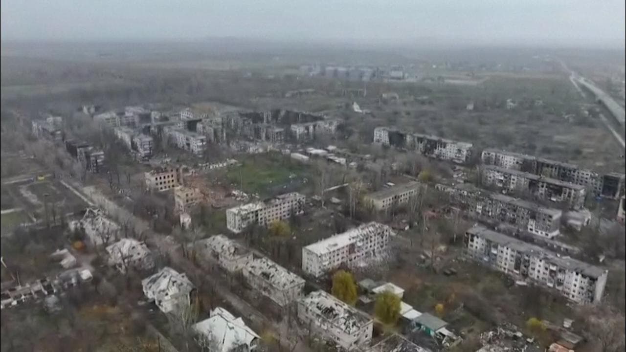 Ucraina, Pokrovsk città fantasma: il drone sulle macerie mentre cresce l'offensiva russa