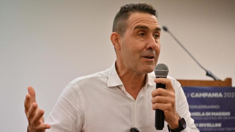 La crociata di Vannacci e dei partitini di ultradestra contro la legge Scelba che vieta la propaganda neofascista