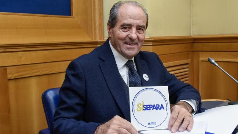 Referendum giustizia, Di Pietro sponsor per il Sì: “Ma dedicare la riforma a Berlusconi è sbagliato”