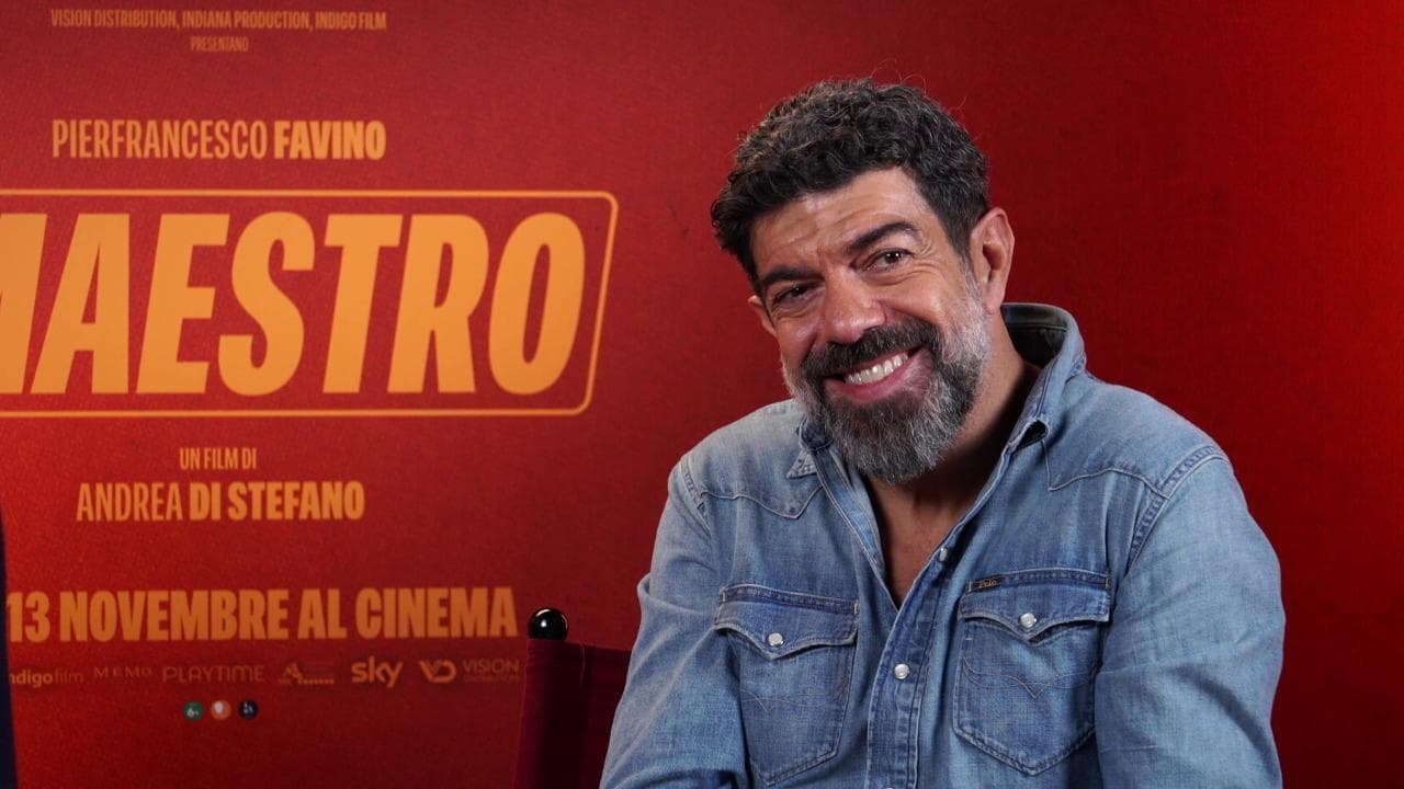 Pierfrancesco Favino è "Il maestro": "Imperfetto e gaglioffo ma libero di essere sé stesso"