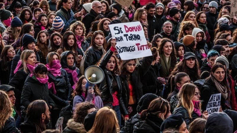 Violenza di genere: dagli over 60 alla Gen Z, così gli uomini di tutte le età la giustificano