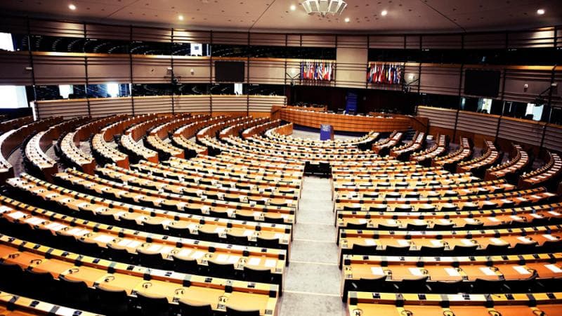 Clima: il Parlamento Ue conferma il -90% al 2040, ma passo indietro sulla finanza sostenibile