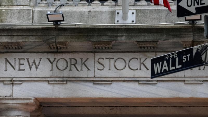 Le Borse oggi, 14 novembre. Trump riduce i dazi su carne, pomodori, banane e caffè