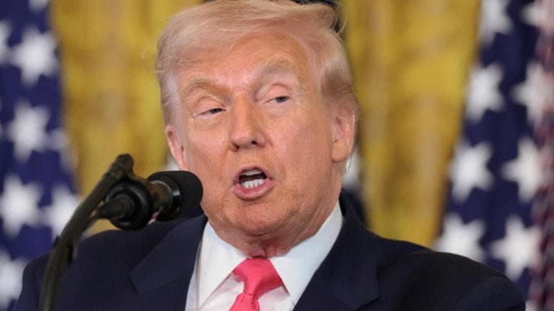 Trump al contrattacco: “Indagate sui rapporti tra Epstein e Clinton”