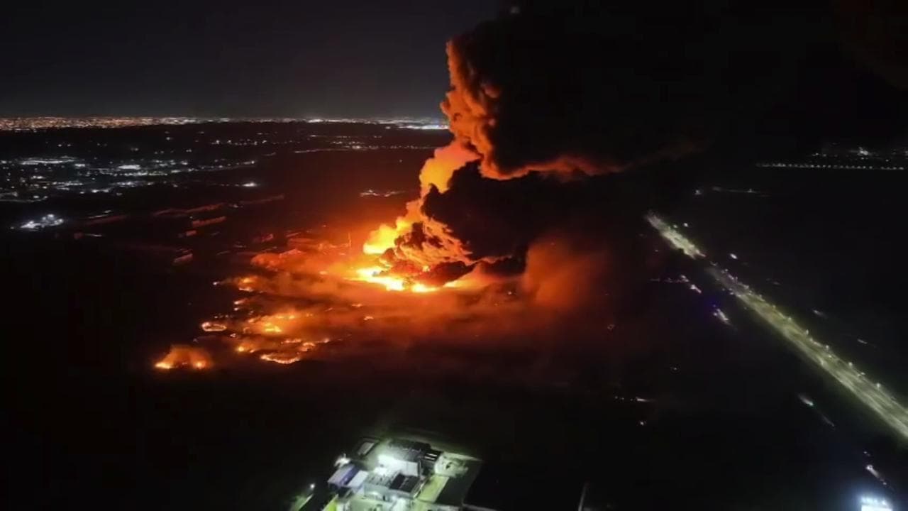L'inferno di Ezeiza: il momento delle esplosioni nella zona industriale a sud di Buenos Aires