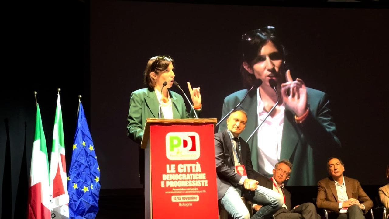 Schlein: "Sindaci dem e coalizione insieme, non perdiamoci di vista e battiamo le destre"