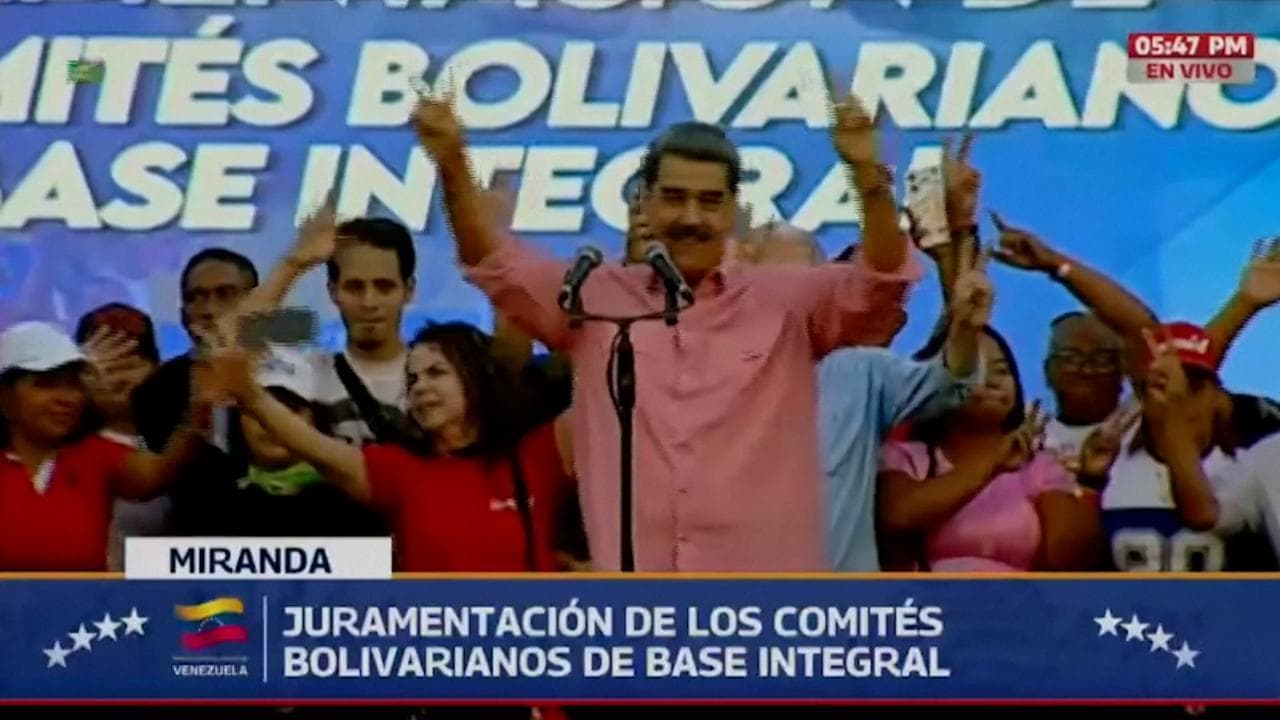 Maduro: "Fate di tutto per la pace, come diceva John Lennon". E balla sulle note di "Imagine"