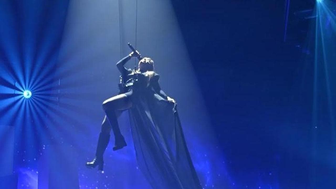 Annalisa, al via il tour "Ma noi siamo fuoco": uno show che infiamma il pubblico