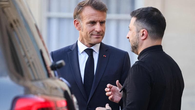 Emmanuel Macron e Volodymyr Zelensky