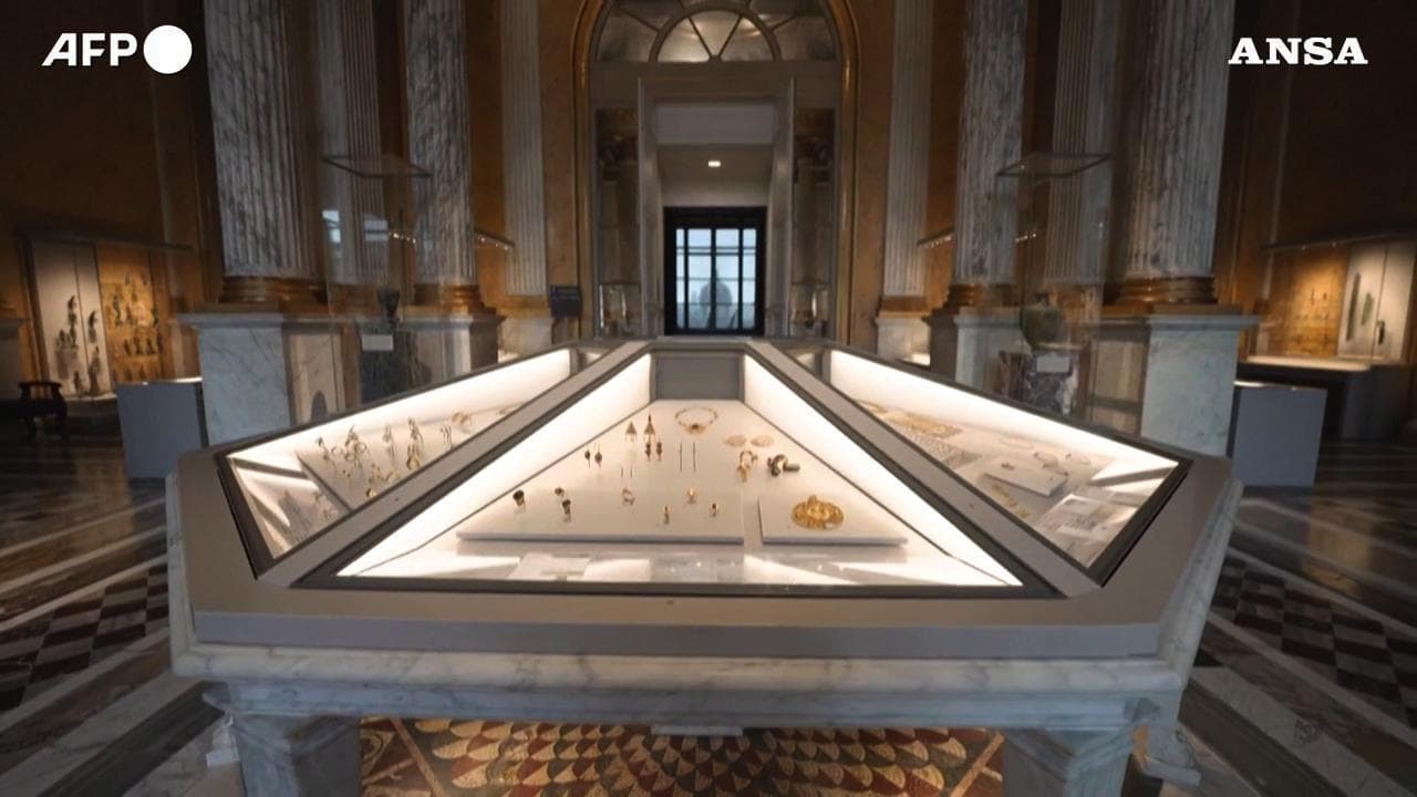 Parigi, chiusa al pubblico per "fragilità strutturali" una galleria del Louvre