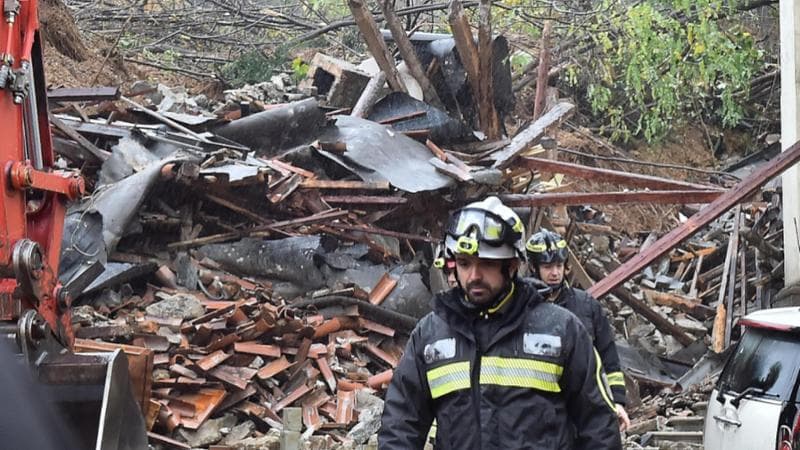 Vigili del fuoco sul luogo dove una frana di fango ha travolto nella notte un'abitazione a Brazzano di Cormons, nel Goriziano
