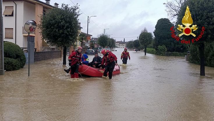 Maltempo in Friuli, il sopravvissuto: “Vivo per pochi centimetri, sento ancora le urla del mio amico”