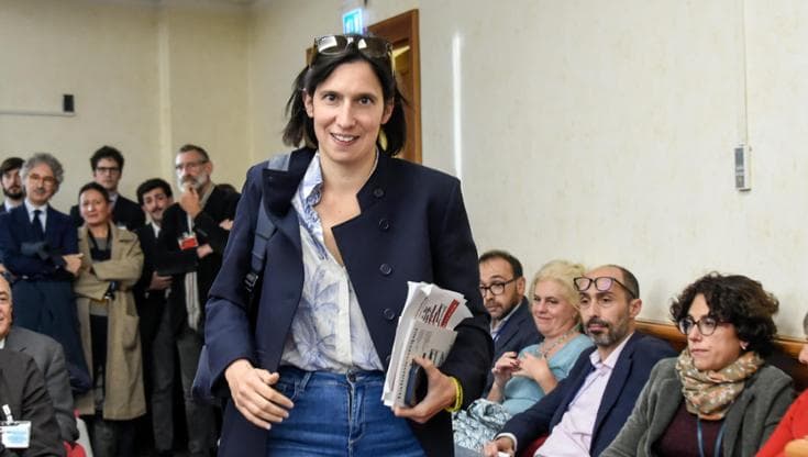Bignami contro il Colle, le opposizioni: “Fango sul Quirinale, Meloni venga  in aula” - la Repubblica