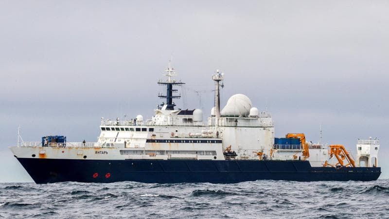 La Yantar provoca Londra: tutto quello che sappiamo sulla nave spia russa nelle acque inglesi