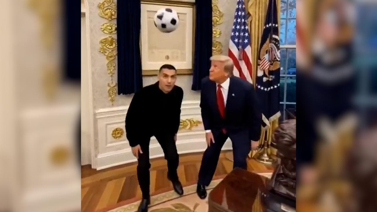 Trump palleggia con Cr7 alla Casa Bianca: il video creato dall'IA e postato dal presidente