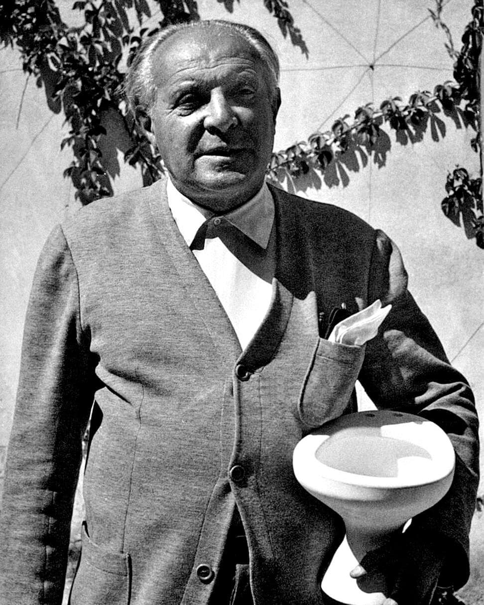 Gio Ponti, il luminare dell&rsquo;architettura scomparso nel 1979. Gli otto pezzi editi da Molteni&amp;C sono stati scelti da un archivio di oltre 250 creazioni
