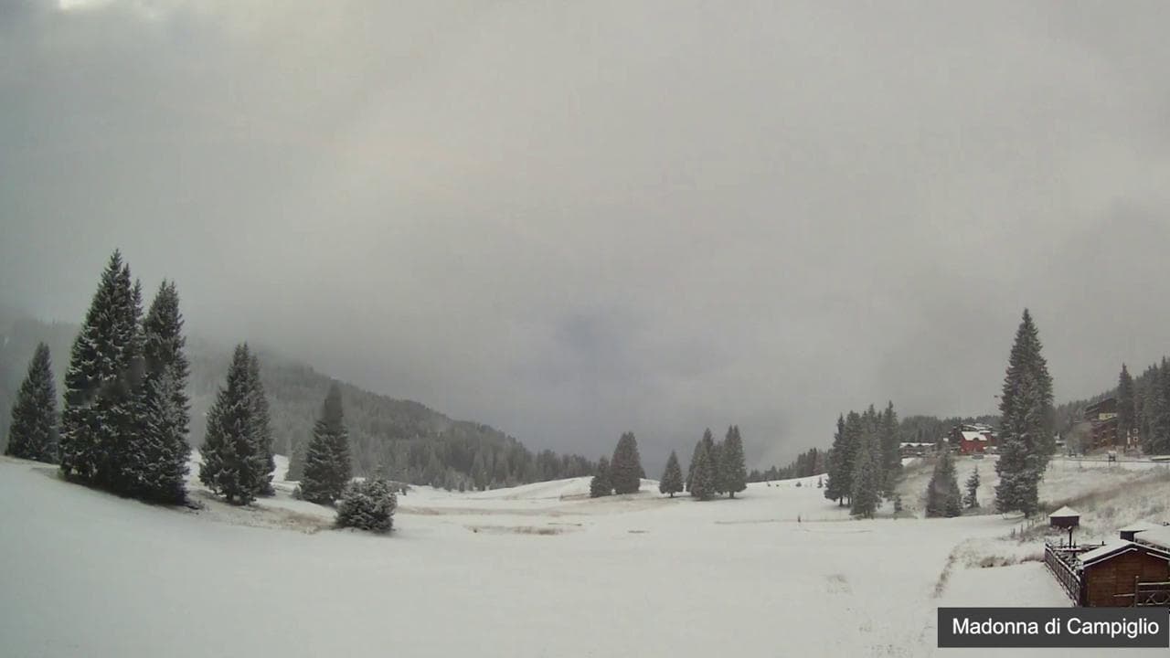In Trentino Alto Adige arriva la neve: tutto imbiancato per le prime sciate della stagione