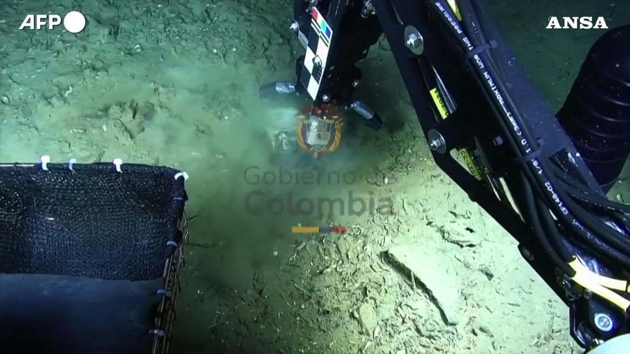 Colombia, recuperati oggetti da un galeone affondato 300 anni fa