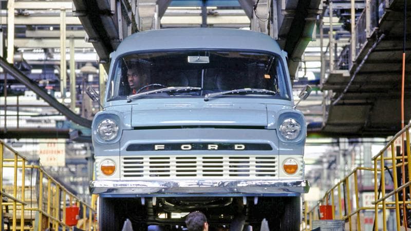 Ford Transit, van ağırlıklı ekonomide lider olarak 60 yıllık başarısını kutluyor