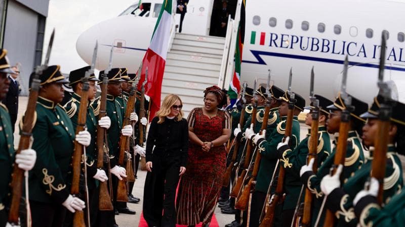 La presidente del Consiglio Giorgia Meloni atterrata a Johannesburg
