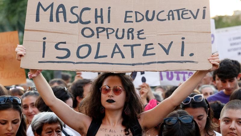 In piazza contro la violenza sulle donne