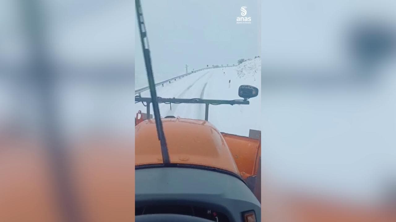 È arrivato l'inverno, copiosa nevicata in Sardegna: 50 centimetri sul Gennargentu