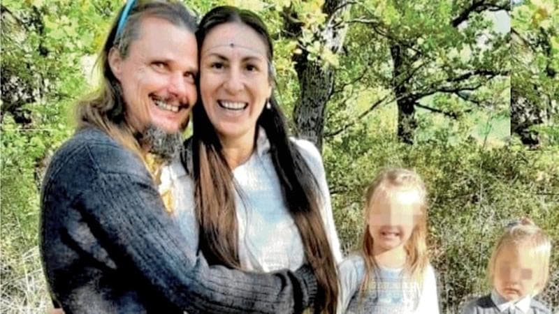 Nahan Trevallion, 51 anni, e Catherine Birmingham, 45, nella casa nei boschi di Palmoli (Chieti)