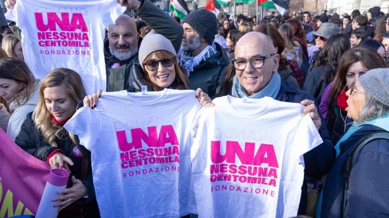 Paola Cortellesi e Ferzan Özpetek durante la manifestazione a Roma organizzata dall’associazione Non Una Di Meno in occasione della Giornata Contro la Violenza sulle Donne (Roma - , <credi