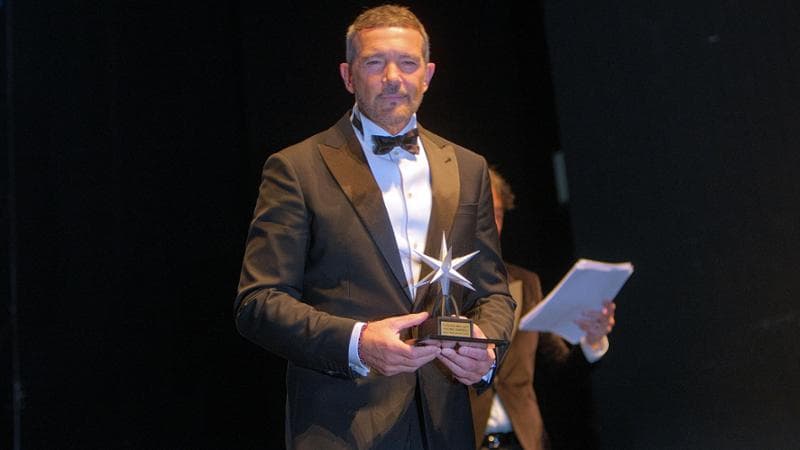 Banderas, il ritorno al teatro: “È il mio rifugio, non faccio più parte del giro di Hollywood”