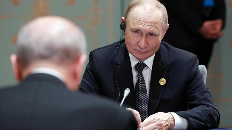I falchi del Cremlino contro la nuova bozza di Kiev e Ue per la pace: “Proposte irricevibili”