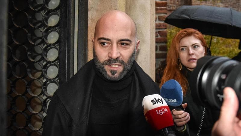 Giuliano Sangiorgi arriva a funerali finiti: “Ornella Vanoni ne avrebbe riso”
