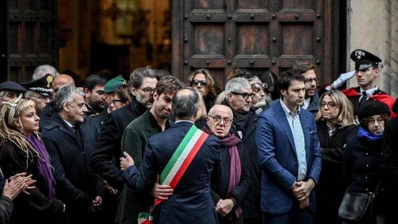Vanoni, l’omelia di Don Luigi Garbini: “Grazie Dio che ci hai dato Ornella”