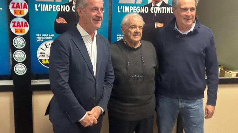 Il governatore uscente del Veneto Zaia con il vincitore Stefani