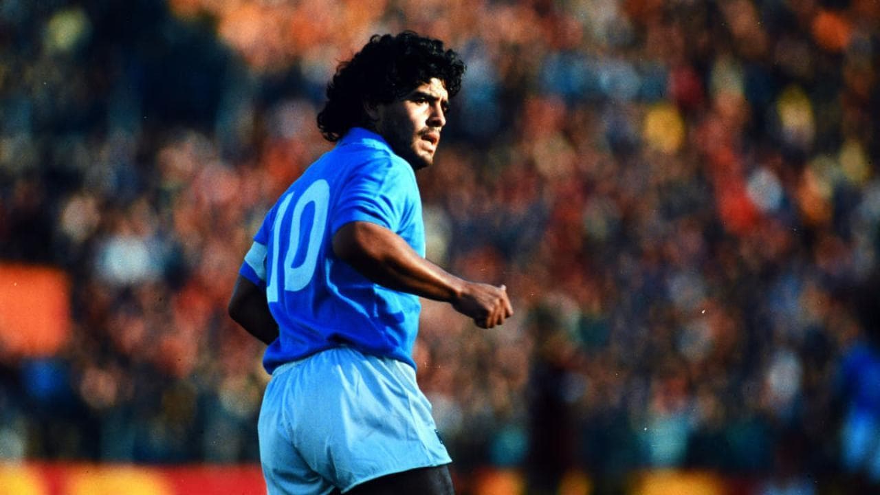 Cinque anni fa moriva Maradona: il video racconto della leggenda del calcio tra Napoli e Argentina