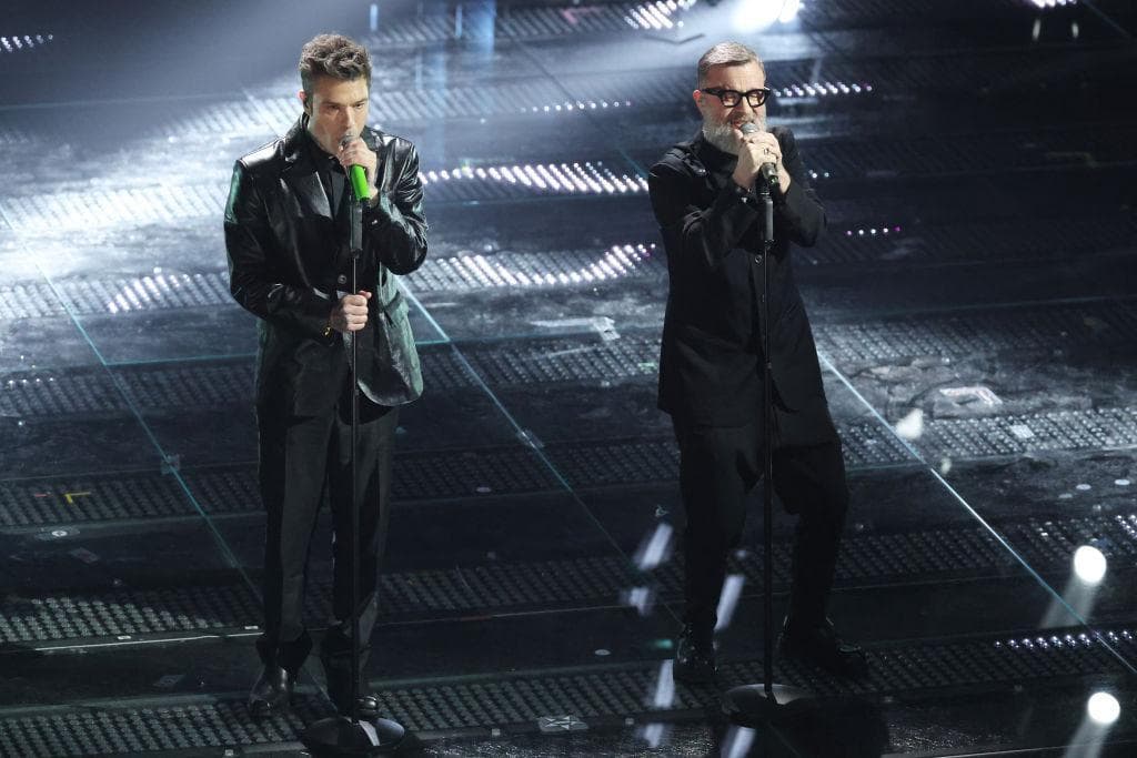 Fedez e Marco Masini all'Ariston a Sanremo 2025