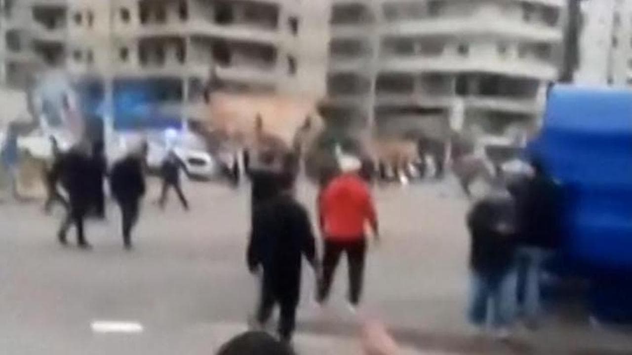 Siria, tensione in piazza a Latakia. Polizia spara per dividere manifestanti alawiti e governativi