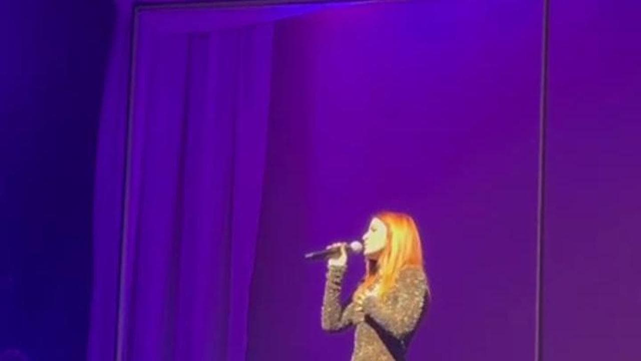 "Domani è un altro giorno", Noemi incanta il pubblico con l'omaggio a Ornella Vanoni