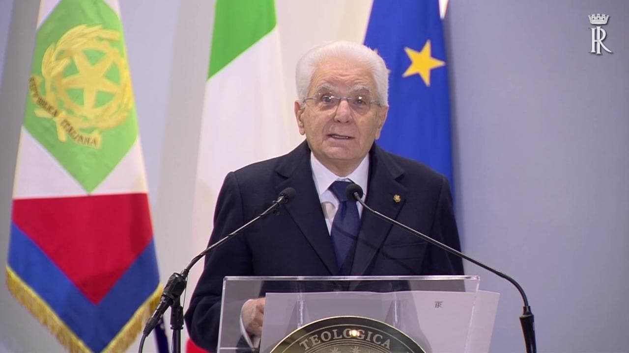 Migranti, Mattarella: "Chiediamoci cosa abbiamo perduto con la morte di così tante persone"