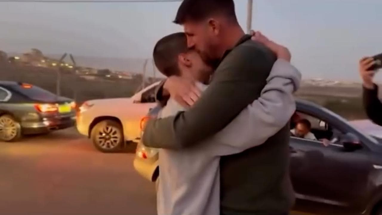 Adolescente americano-palestinese liberato dopo nove mesi in carcere: lacrime e abbracci in famiglia