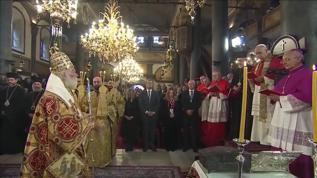 Istanbul, Papa Leone visita la cattedrale armena: "L'unione dei battezzati è priorità della Chiesa"